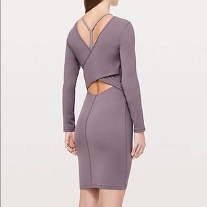 NWT LULULEMON CONTOUR DRESS!!  Size 4